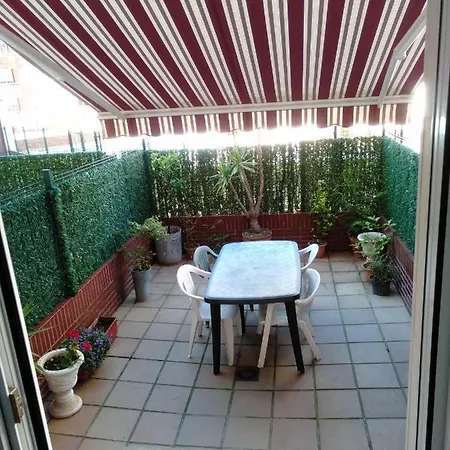Precioso Con Piscina 아파트 카스트로우르디알레스